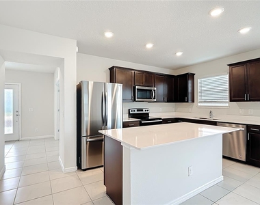 1823 Summer Serenity Drive - Photo Thumbnail 10
