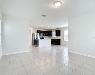 1823 Summer Serenity Drive - Photo Thumbnail 18