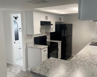 8516 Inwood Drive - Photo Thumbnail 6