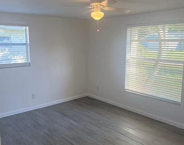 8516 Inwood Drive - Photo Thumbnail 7