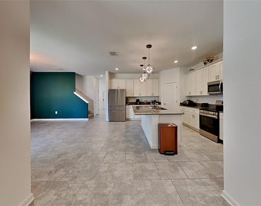 3115 Country Side Drive - Photo Thumbnail 6