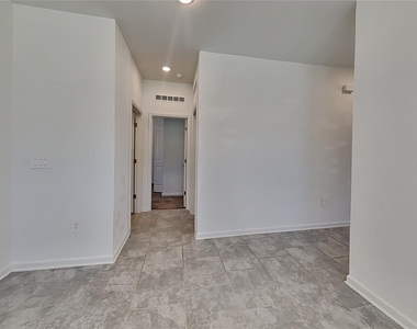 3115 Country Side Drive - Photo Thumbnail 2