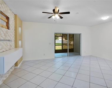 2905 Sunstone Drive - Photo Thumbnail 5