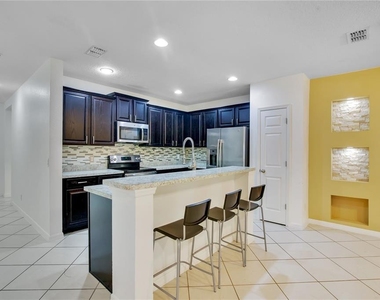 2905 Sunstone Drive - Photo Thumbnail 8