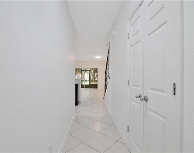 2905 Sunstone Drive - Photo Thumbnail 3