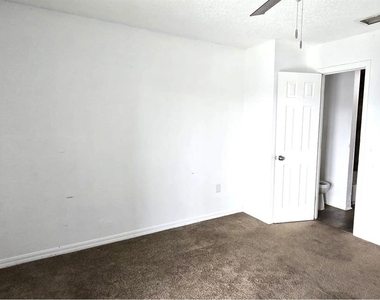 671 Royalty Court - Photo Thumbnail 5