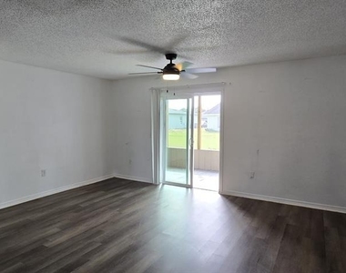 671 Royalty Court - Photo Thumbnail 4