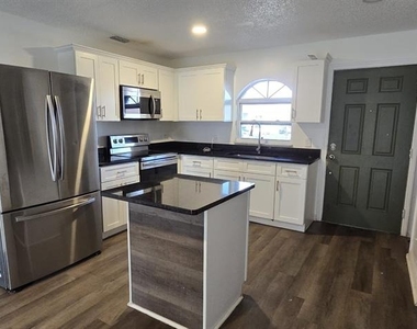671 Royalty Court - Photo Thumbnail 3