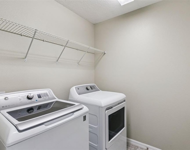 618 Merry Brook Circle - Photo Thumbnail 17