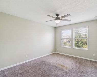 618 Merry Brook Circle - Photo Thumbnail 9