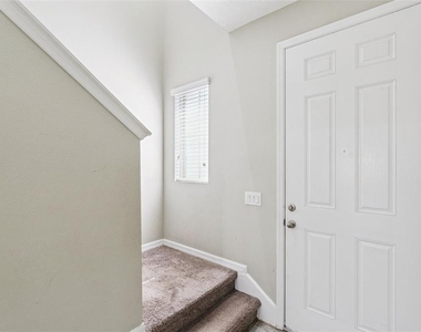 618 Merry Brook Circle - Photo Thumbnail 7