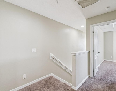 618 Merry Brook Circle - Photo Thumbnail 8