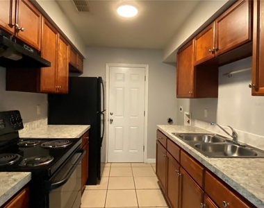 118 Eaton Street - Photo Thumbnail 7