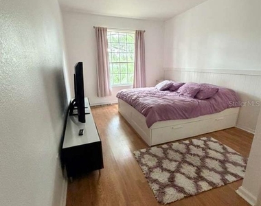 6214 Stevenson Drive - Photo Thumbnail 7