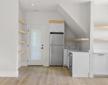 3222 Holliday Ave - Photo Thumbnail 9
