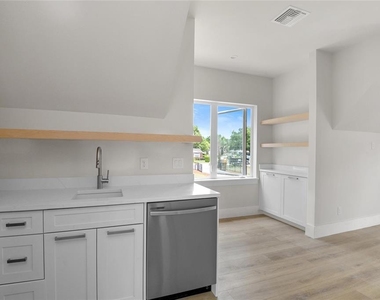 3222 Holliday Ave - Photo Thumbnail 11