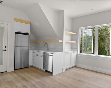 3222 Holliday Ave - Photo Thumbnail 10
