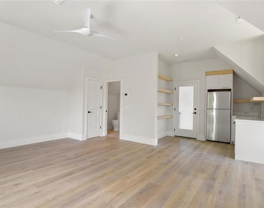3222 Holliday Ave - Photo Thumbnail 8