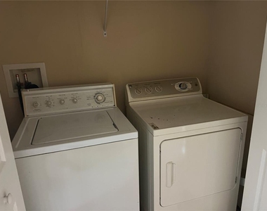 9731 Biscotti Avenue - Photo Thumbnail 9