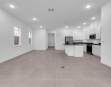 15179 Blue Peacock Lane - Photo Thumbnail 29