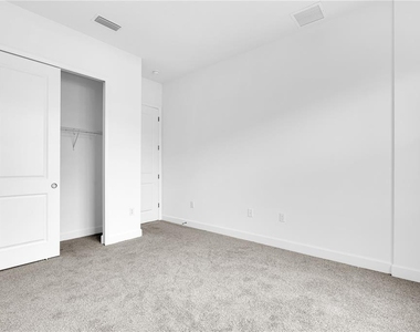15179 Blue Peacock Lane - Photo Thumbnail 11