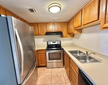 4113 S Semoran Boulevard - Photo Thumbnail 2