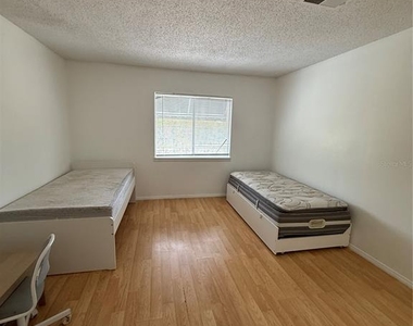 4113 S Semoran Boulevard - Photo Thumbnail 9