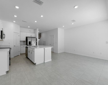 15148 Cuzcorro Court - Photo Thumbnail 11