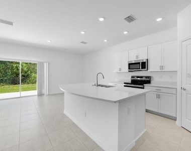 15148 Cuzcorro Court - Photo Thumbnail 8