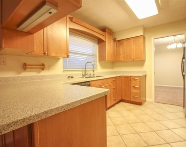 2014 Charnes Drive - Photo Thumbnail 7