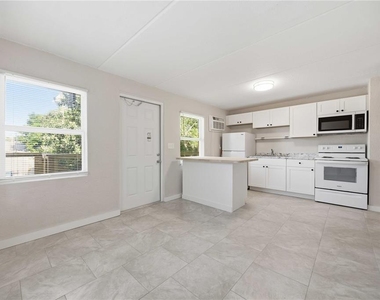419 Grapefruit Avenue - Photo Thumbnail 3