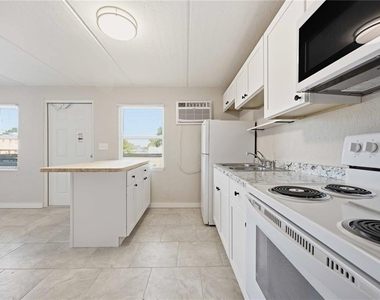 419 Grapefruit Avenue - Photo Thumbnail 6