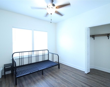 238 Ne 9th Street - Photo Thumbnail 20