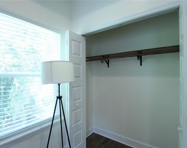 238 Ne 9th Street - Photo Thumbnail 16