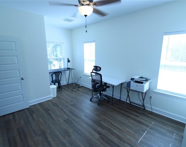 238 Ne 9th Street - Photo Thumbnail 22