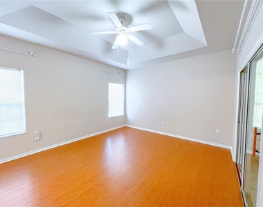 4332 Nw 34th Drive - Photo Thumbnail 11