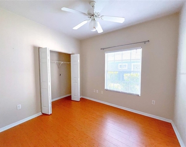 4332 Nw 34th Drive - Photo Thumbnail 8
