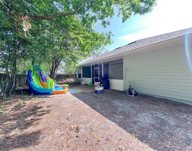 4332 Nw 34th Drive - Photo Thumbnail 16