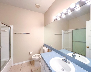 4332 Nw 34th Drive - Photo Thumbnail 9