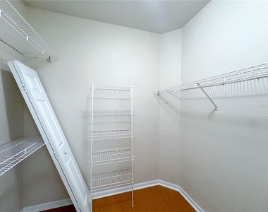 4332 Nw 34th Drive - Photo Thumbnail 14