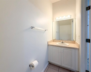 13200 W Newberry Road - Photo Thumbnail 10