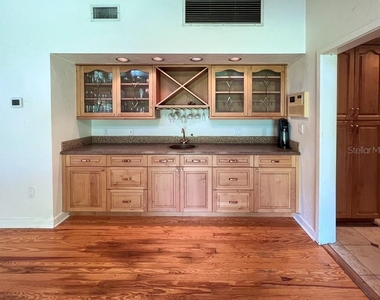411 Nw 26th Street - Photo Thumbnail 10