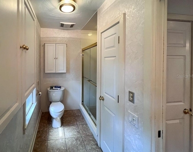 411 Nw 26th Street - Photo Thumbnail 18
