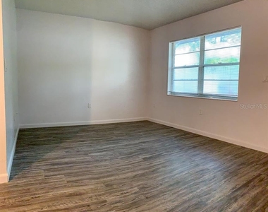 1213 Nw 39th Avenue - Photo Thumbnail 2
