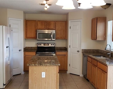 274 Curtis Avenue - Photo Thumbnail 5