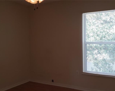274 Curtis Avenue - Photo Thumbnail 12