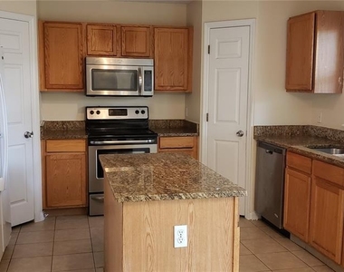 274 Curtis Avenue - Photo Thumbnail 4