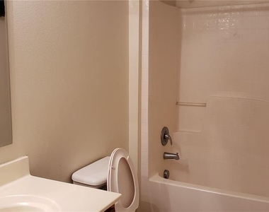274 Curtis Avenue - Photo Thumbnail 18