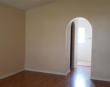274 Curtis Avenue - Photo Thumbnail 17