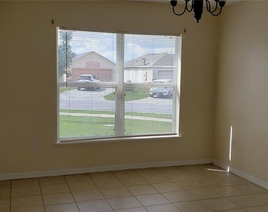 274 Curtis Avenue - Photo Thumbnail 2